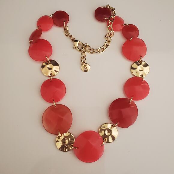 Gloria Vanderbilt Gold Tone Necklace with Coral Acrylic Discs - Picture 3 of 5